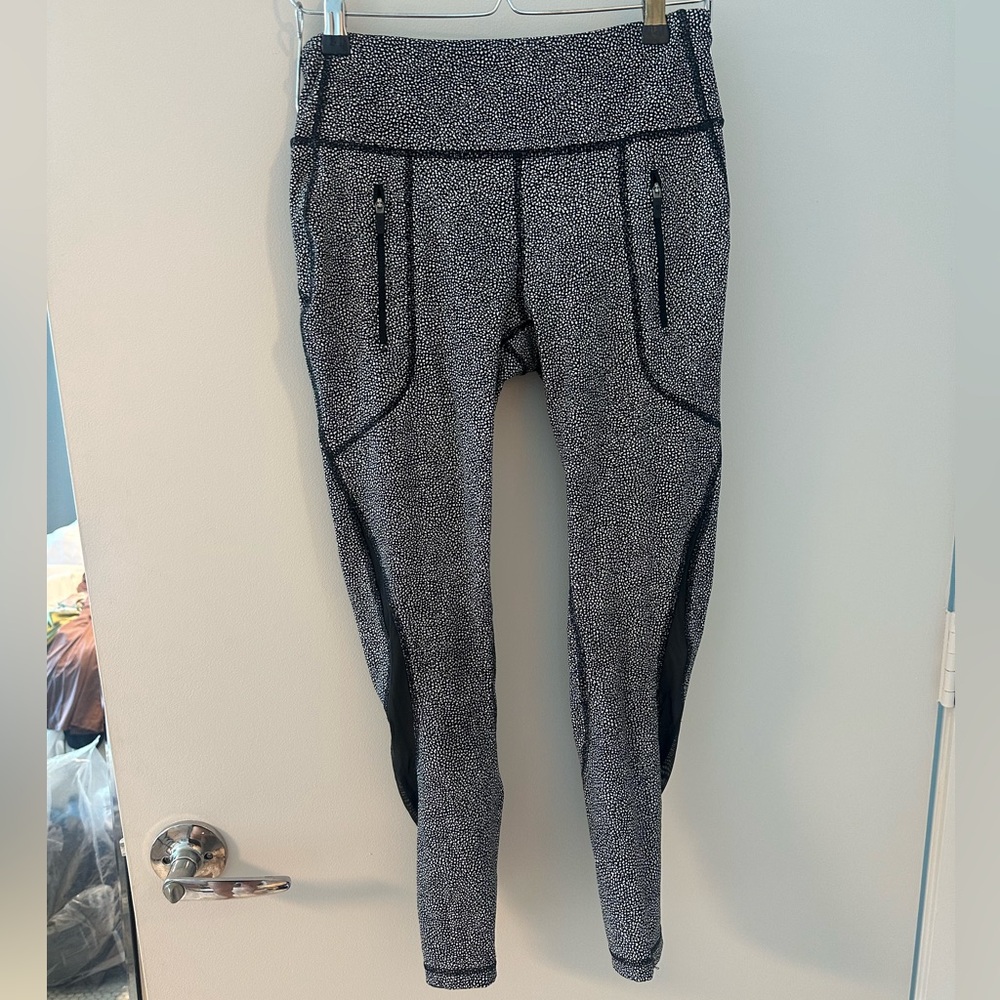 Lululemon leggings size 6